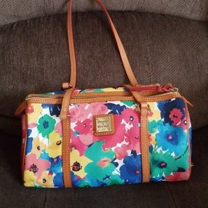 • AUTHENTIC•☆• DOONEY & BOURKE PURSE☆•